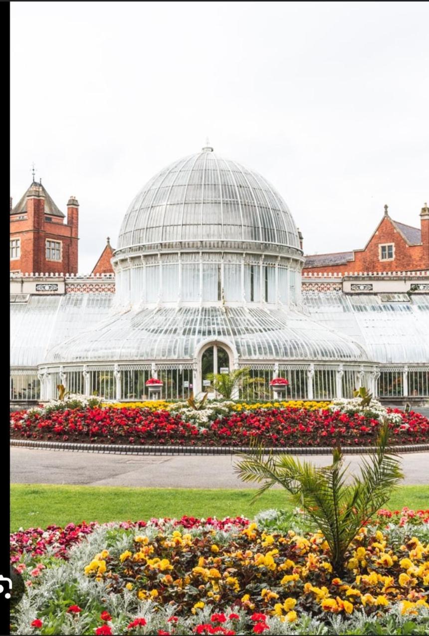 Your Home, Belfast Bagian luar foto