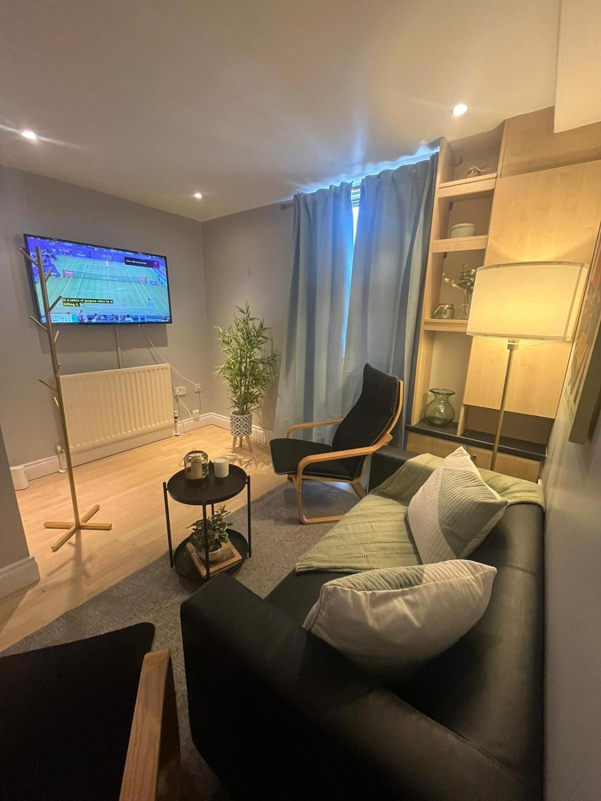 Your Home, Belfast Bagian luar foto